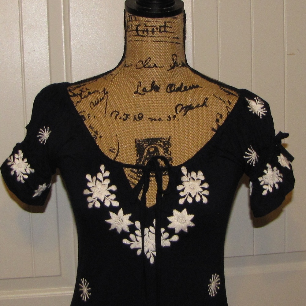 Mini Dress Navy Blue with Cream  Embroidery Size S - Picture 4 of 5